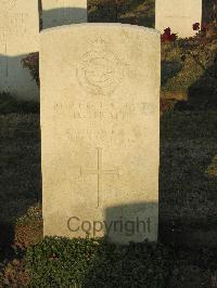 Belgrade War Cemetery - Pratt, David Laurence